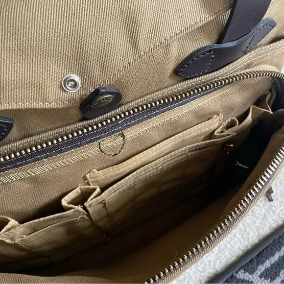 Filson 258 padded computer briefcase bag - tan - Picture 5 of 9
